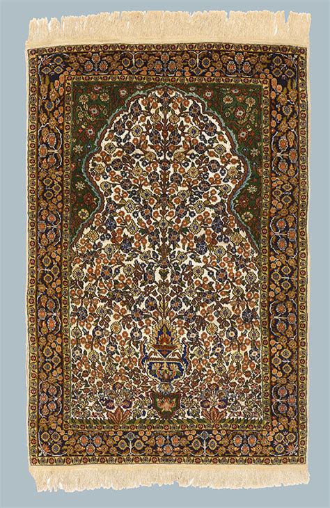 Srinagar Carpet With Silk Background 124 X 190 Cm