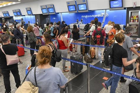 Aerol Neas Argentinas Cancel Varios Vuelos Por Ola De Contagios