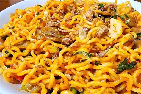 Resep Mie Goreng Merah Pedas Masakan Rumahan Seenak Restoran Praktis