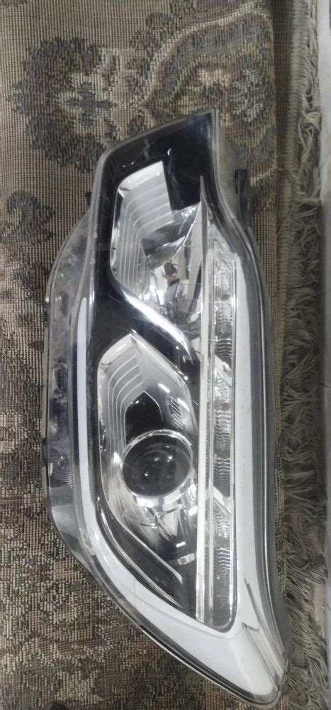 Mahindra Alturas G4 Headlight Right And Left At ₹ 14000piece In New