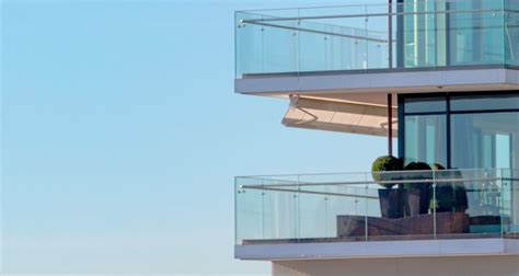 8 Modern Glass Balcony Design Ideas (Featuring Smart Glass)