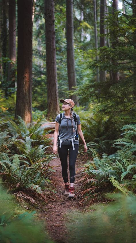 What To Wear Hiking As A Woman Hiking Outfit Women Cute Hiking