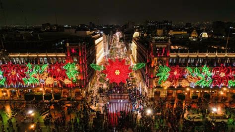 Encienden Alumbrado Navide O En El Z Calo De La Cdmx As Se Ve Fotos