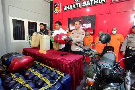 Bongkar Pengalahgunaan Bbm Bersubsidi Di Yogya Polisi Tangkap Orang