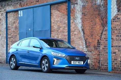 Hyundai Ioniq Plug In Hybrid Review Greencarguide Co Uk