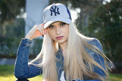 Portrait Face Blonde Women Painted Nails Baseball Caps Women