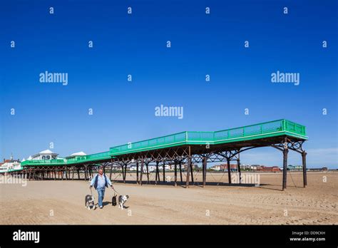 England, Lancashire, Lytham St Annes, St Annes Pier Stock Photo - Alamy