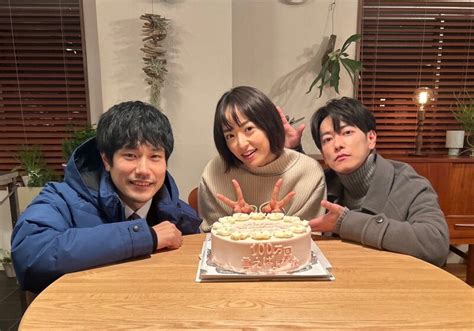 🎤佐藤健「100万回言えばよかった」井上真央＆松山ケンイチと和やかスマイル。ピンクのケーキで姫の誕生日を祝福 芸能ニュース掲示板｜3レス