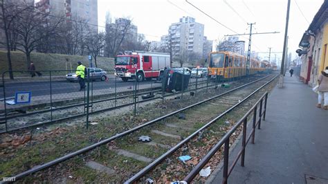 Velvet Villamosmegállóba rohant egy autó Kispesten Galéria