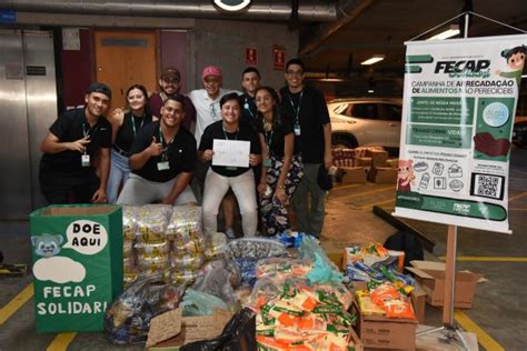 Estudantes Da FECAP Doam Alimentos Arrecadados A ONG Que Atua Em