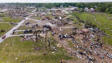 4 Dead 35 Injured In Greenfield Iowa As Dozens Of Tornadoes Impact 6 States Abc News