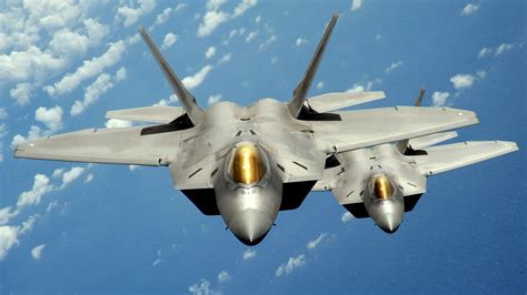 11 stunning F-22 fighter jet images