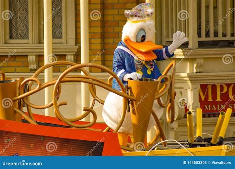 Donald Duck in Mickey and Minnie`s Surprise Celebration Parade at Walt ...