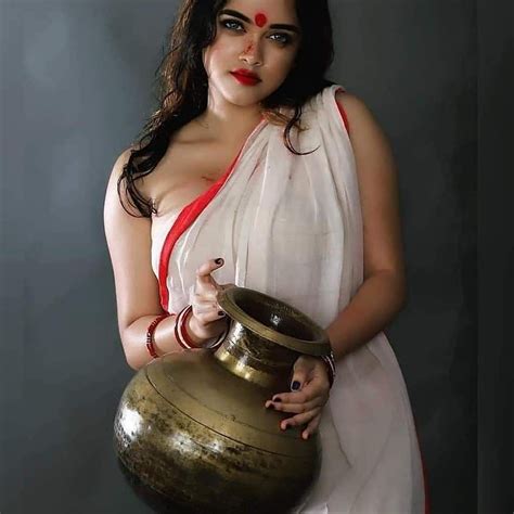 Hot Boudi Rblouselesssaree