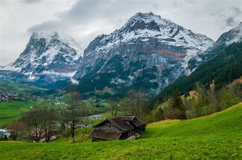 Grindelwald / Switzerland (by Ferran Altimiras). - It's a beautiful world