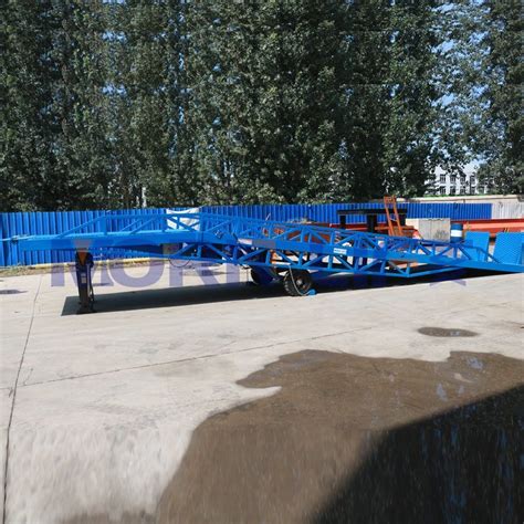 ISO 9001 Approved Hydraulic Morn CE China Forklift Loading Ramp