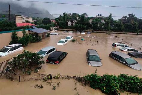 Floods | Flash flood in Himachal Pradesh's Una district, 10 houses ...