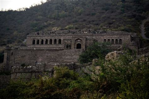 Bhangarh Fort: India’s Enchanted and Haunted Citadel – Scary Nights