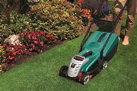 Bosch Rotak 32 LI Review High Power Cordless Mower