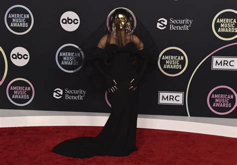 Cardi B Måneskin Olivia Rodrigo Le Tapis Rouge Des American Music