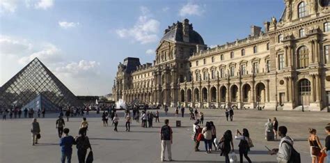 Paris: Louvre Masterpieces Tour with Pre-Reserved Tickets | GetYourGuide