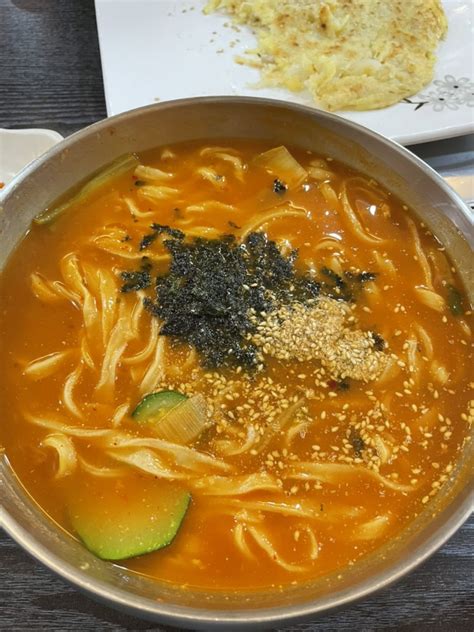 대구 수성구 두산동 수성못 맛집 추천 얼큰 칼국수 수제비 맛집 진주손칼국수 본점 네이버 블로그