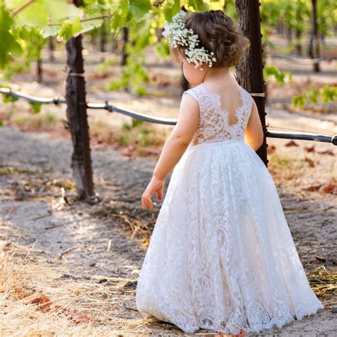 Vestido Infantil Helena Longo Em Renda Chantilly Elegante Branco Menina