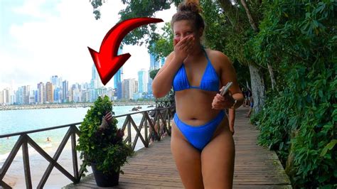 Unmissable See The Girls Best Reactions To Bushman Prank On The Beach