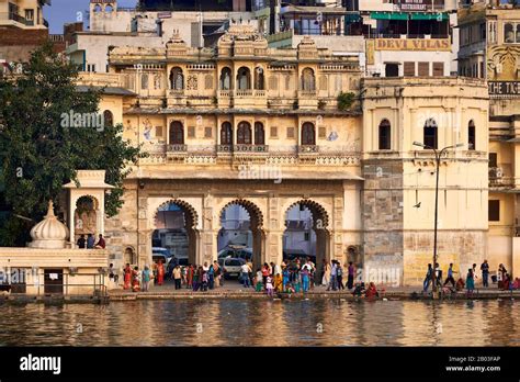 Gangaur Ghat Over Lake Pichola Onto Udaipur Rajasthan India Stock