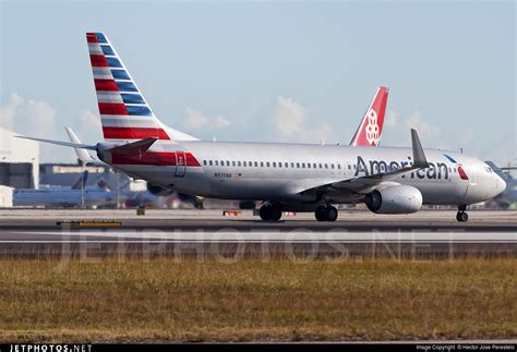 N935NN Boeing 737 823 American Airlines Hector Jose Perestelo