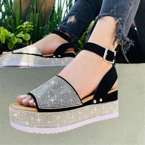 Utiliza Unas Sandalias Con Brillos En Tus Looks De Verano Y Te Ver S