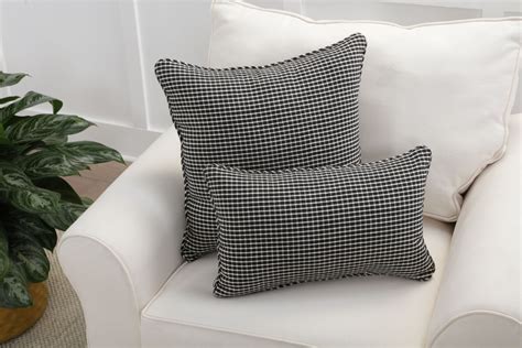 Black& White Decorative Pillows | White decorative pillows, Pillows, Black and white pillows