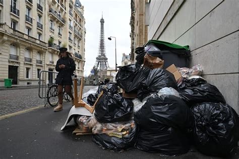 Parigi Caos Rifiuti Per Sciopero Netturbini Contro Riforma Pensioni