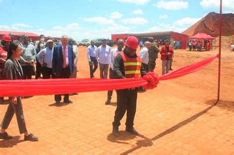 Mo Ambique Pr Nyusi Inaugura Projecto De Areias Pesadas Em Chibuto