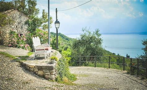 Région Des Lacs Et Lac De Garde Lago Di Garda En Italie