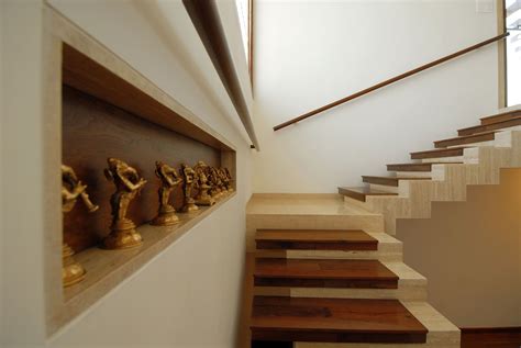 The Design Of A Straight And Superb Interior Staircase In A Duplex