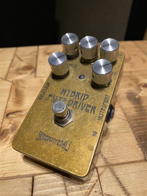 未使用に近いSKREDDY PEDALS HYBRID FUZZ DRIVER の落札情報詳細 ヤフオク落札価格情報 オークフリー