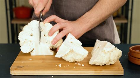 How To Cut A Cauliflower Into Florets And Steaks With Video Hdmd