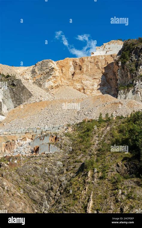 Los Alpes Apuanos Alpi Apuane Con Las Famosas Canteras De M Rmol