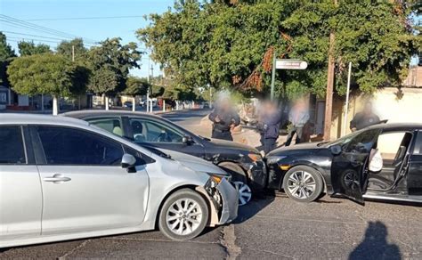 Carambola Entre Tres Autos Deja Una Mujer Lesionada En Guasave