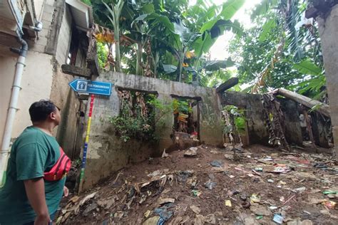 Pembebasan Lahan Di Cawang Untuk Normalisasi Kali Ciliwung Warga