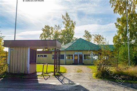 Kuva Nämpnäsin tanssilava Nämpnäs paviljong keltainen keltaiset