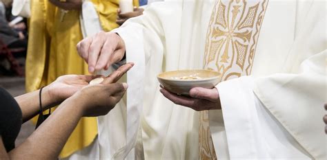 La Communion Recevoir Le Corps Du Christ Rcf