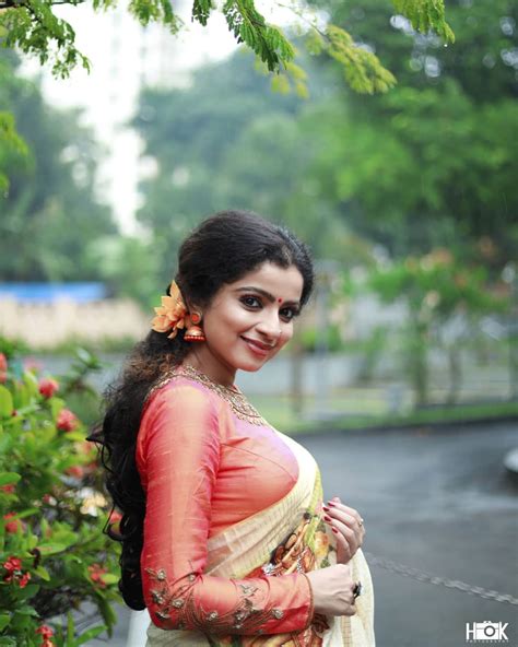 Onam Special Gorgeous Kerala Women Saree Photo Collection