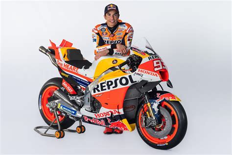 Motogp Honda Repsol Revela Cores Motos Destapadas Em Madrid