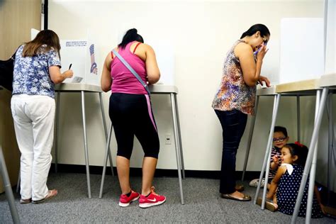 Pese A Pandemia E Intimidación El Voto Latino Fue Clave En Elección 2020 La Opinión