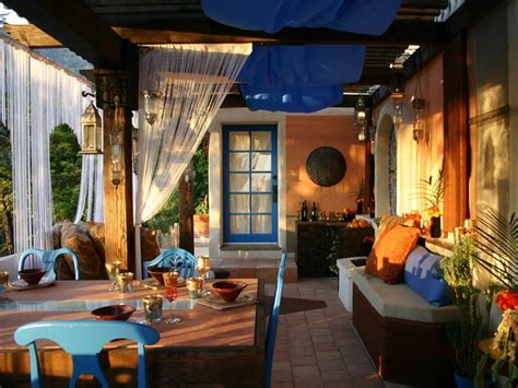 33 Best Outdoor Living Space Ideas And Designs For 2021