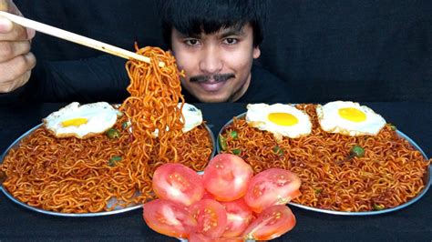 Big Bite Eating Asmr Spicy Noodles With Sunny Side Up Eggs Eating