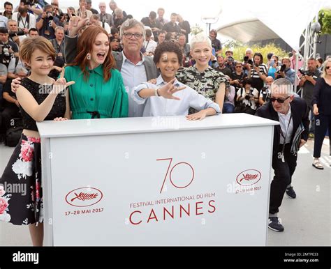 Actress Millicent Simmonds From Left Actress Julianne Moore Director