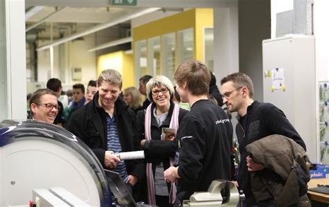 Wirtschaftszeit Full House In Der Lehrwerkstatt Der Zumtobel Gruppe